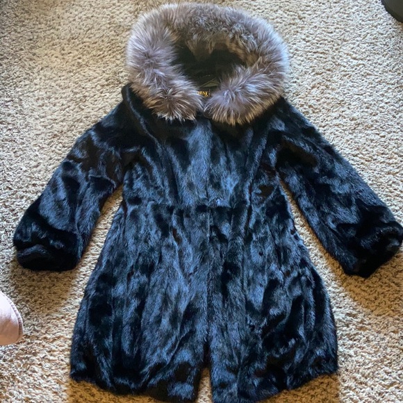 Gorgeous mink jacket - Picture 1 of 13